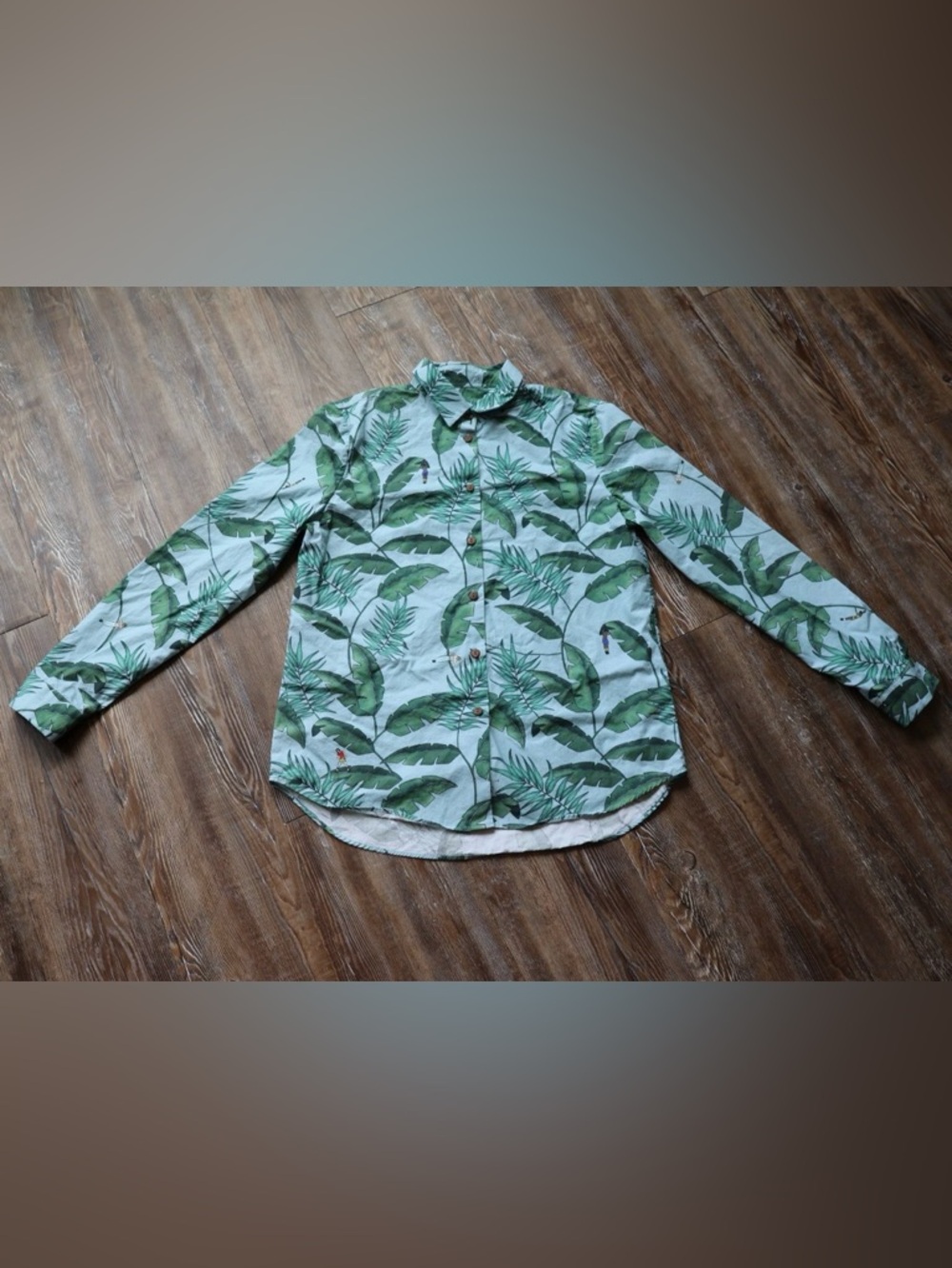 Batabasta Womens Tropical Fun Novelty Random People Working Out Leaf Button Up M